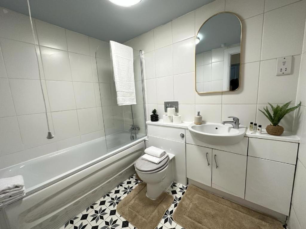 Apartment Comfortable Family Near Park Lane